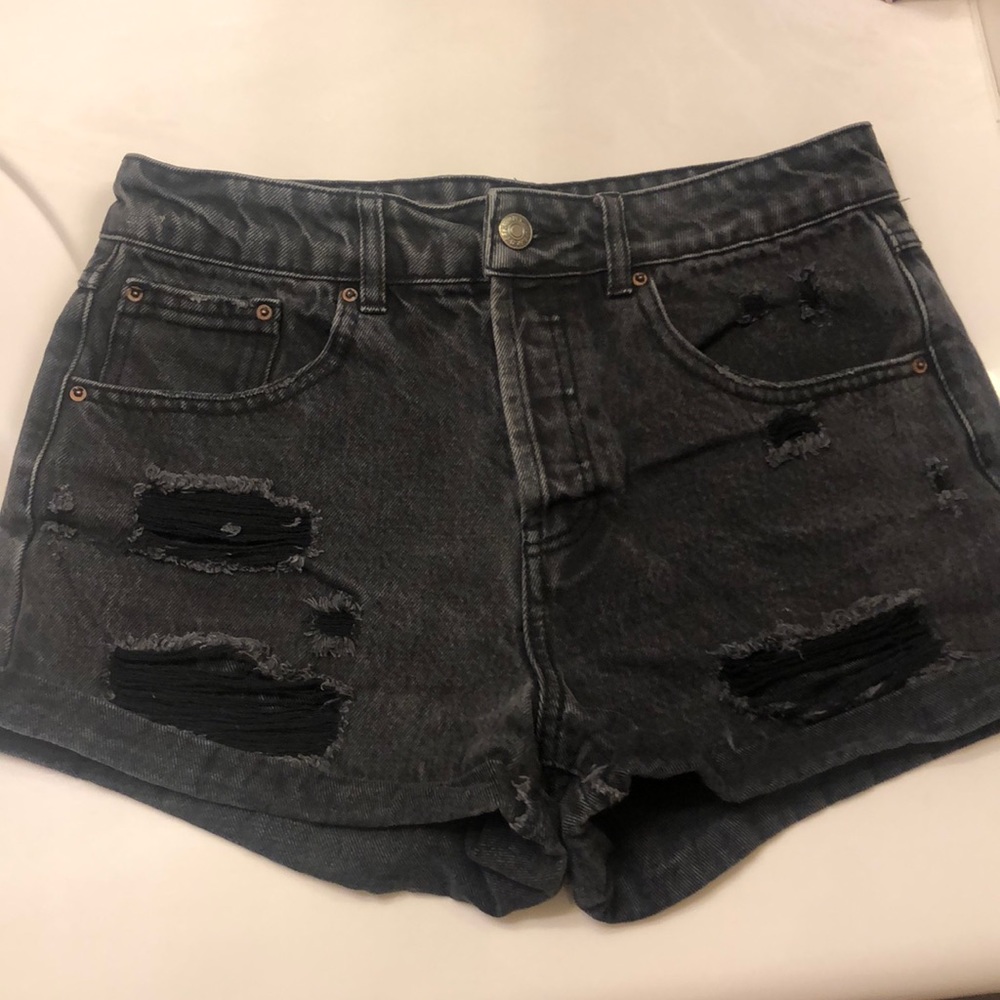 Forever 21 distressed black shorts